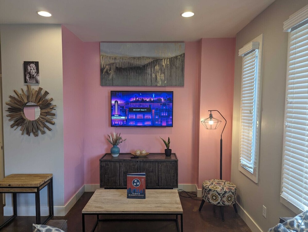 Stunning Nashville Condo Minutes from Broadway — 4-Star Luxury Hotel in Nashville, United States