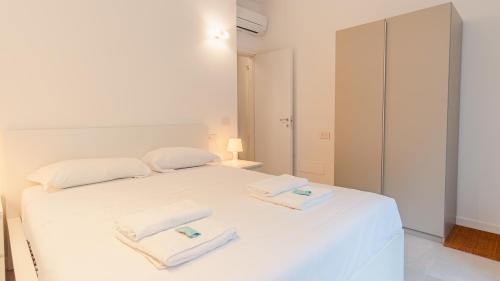 Da Silvana in Piazza Duomo Italian Homing — 4-Star Luxury Hotel in Desenzano Del Garda, Italy