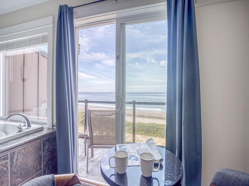 Starfish Manor Oceanfront Hotel - photo 51