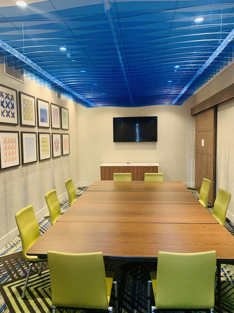 Holiday Inn Express & Suites Elko by IHG - photo 49