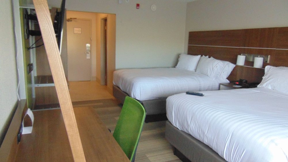 Holiday Inn Express & Suites Wapakoneta by IHG - photo 18