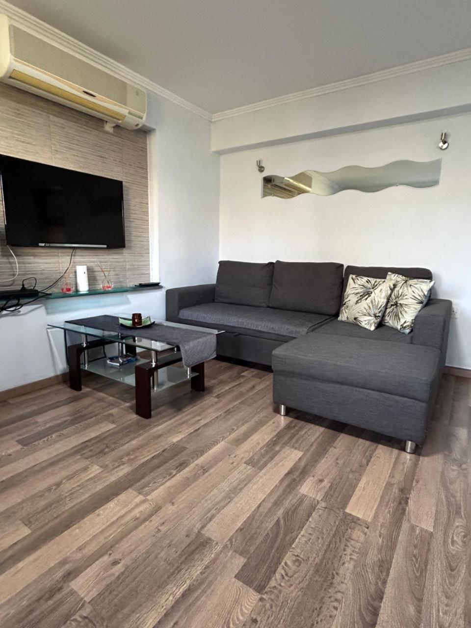 Apartment with Garden
