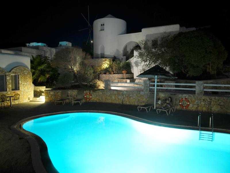 Haraki Studios & Apartments