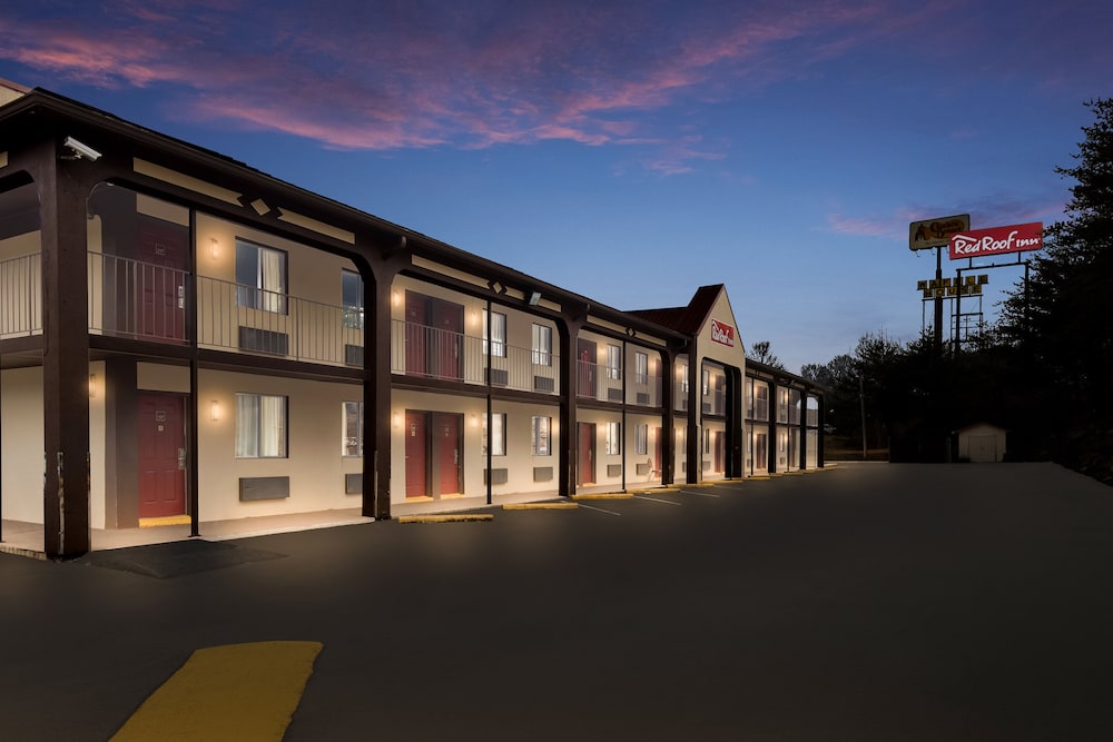 Red Roof Inn Crossville - photo 31