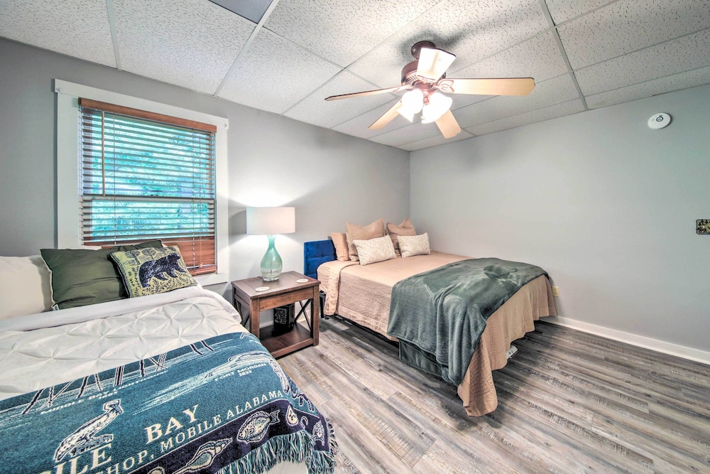 Cozy Cabin in Coosawattee River Resort in Ellijay, United States