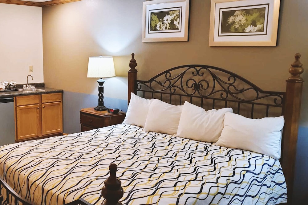 Coratel Inn & Suites by Jasper McCook - photo 9