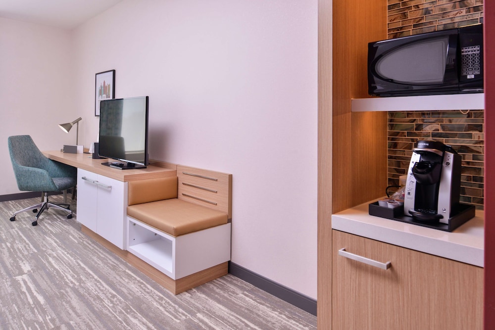 Hilton Garden Inn Kansas City Airport - photo 14
