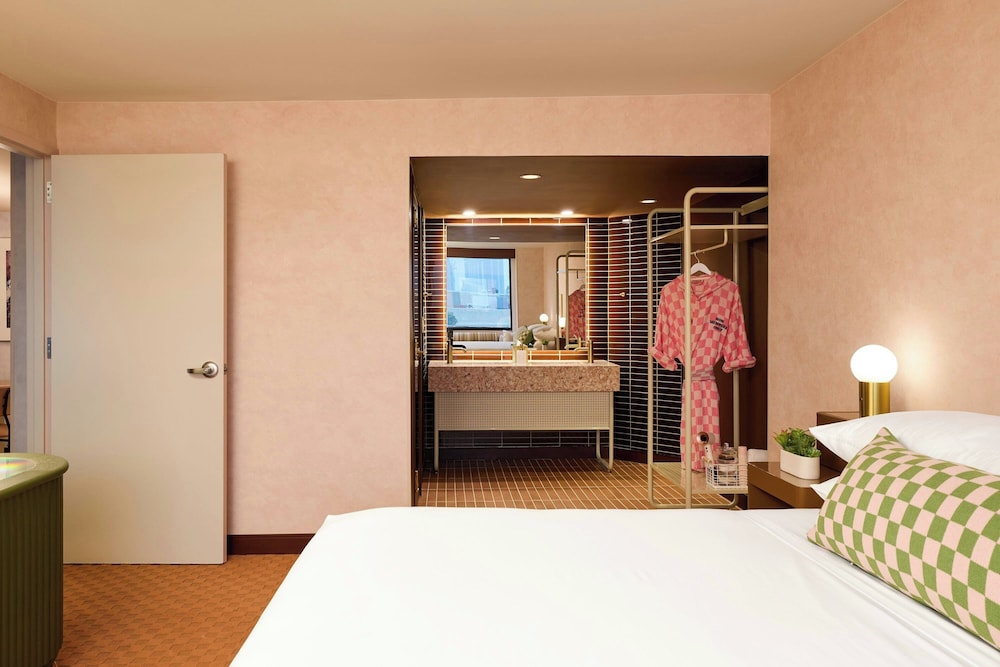 Downright Austin a Renaissance Hotel - photo 25