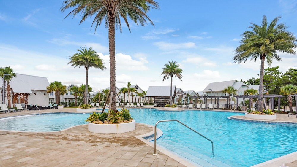 Modern Comfort Resort Style Pool: Perfect Prominence Location for 10 - photo 24