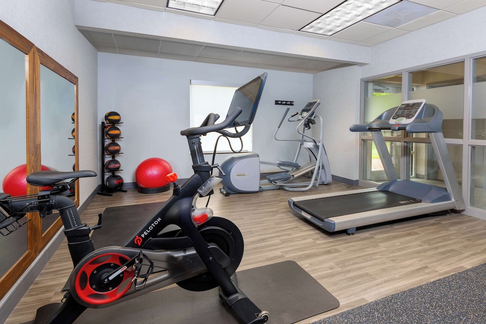 Hampton Inn & Suites Murfreesboro - photo 32