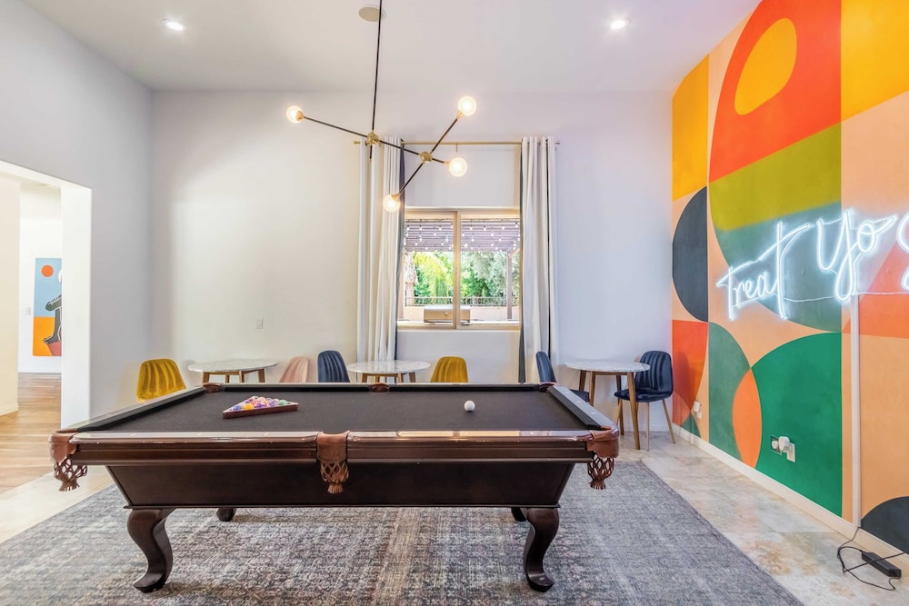 The Date Palm Estate by Avantstay Expansive Estate w Game Room Backyard Oasis w Pool & Spa - photo 16