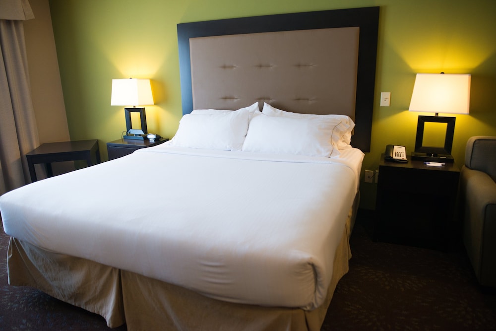 Holiday Inn Express Hotel & Suites Northwood by IHG - photo 12
