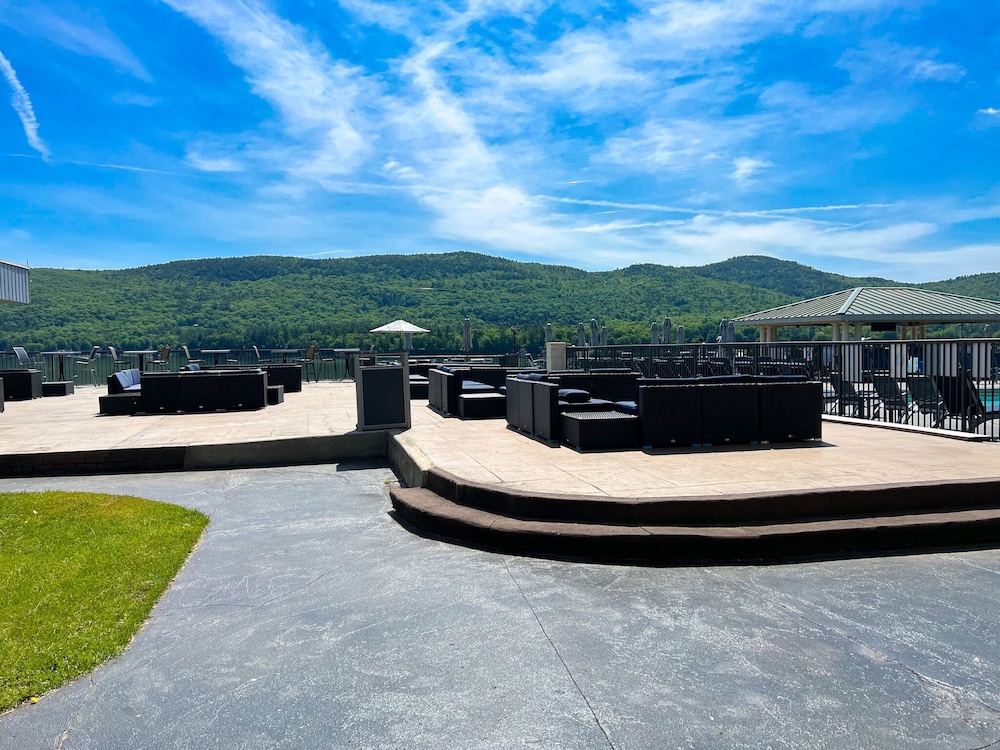 The Georgian Lakeside Resort - photo 57
