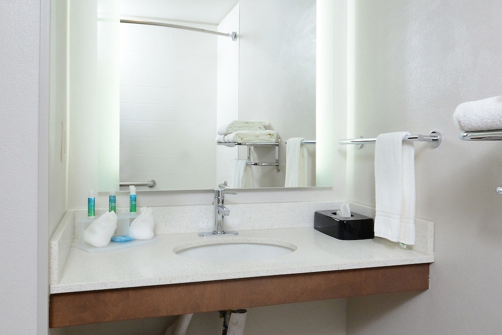 Holiday Inn Express & Suites Raleigh Durham Airport at RTP by IHG - photo 30