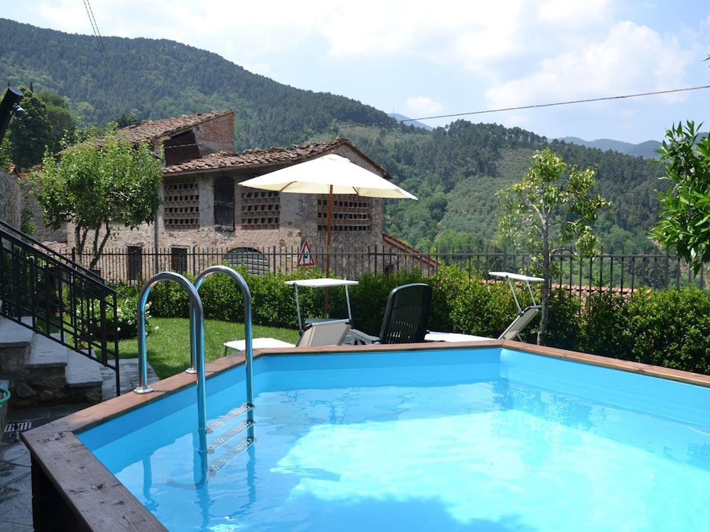 Casa Max — 4-Star Luxury Hotel in Capannori, Italy