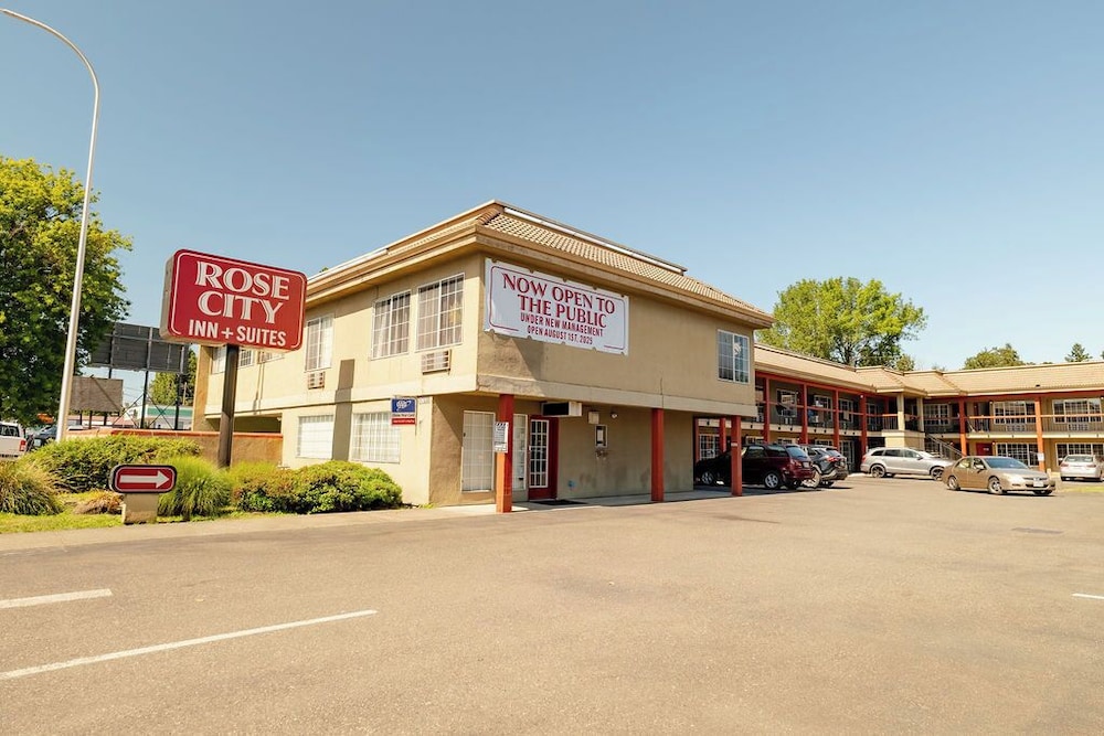 Rose City Inn and Suites — hotel in Milwaukie