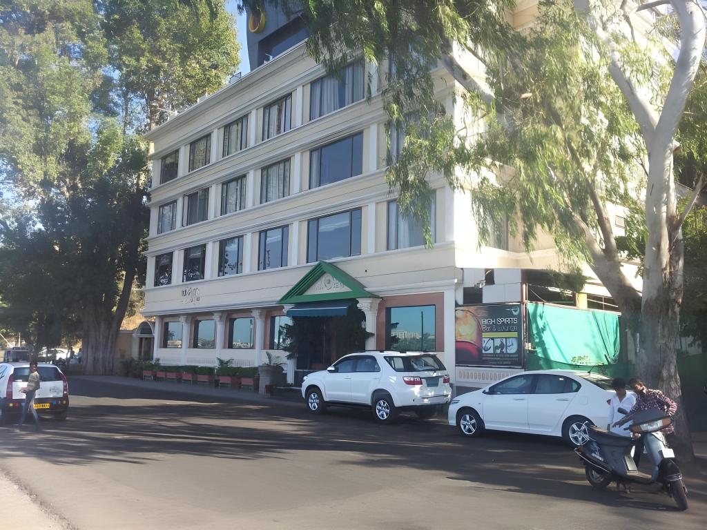 Hotel Ranjit's Lakeview