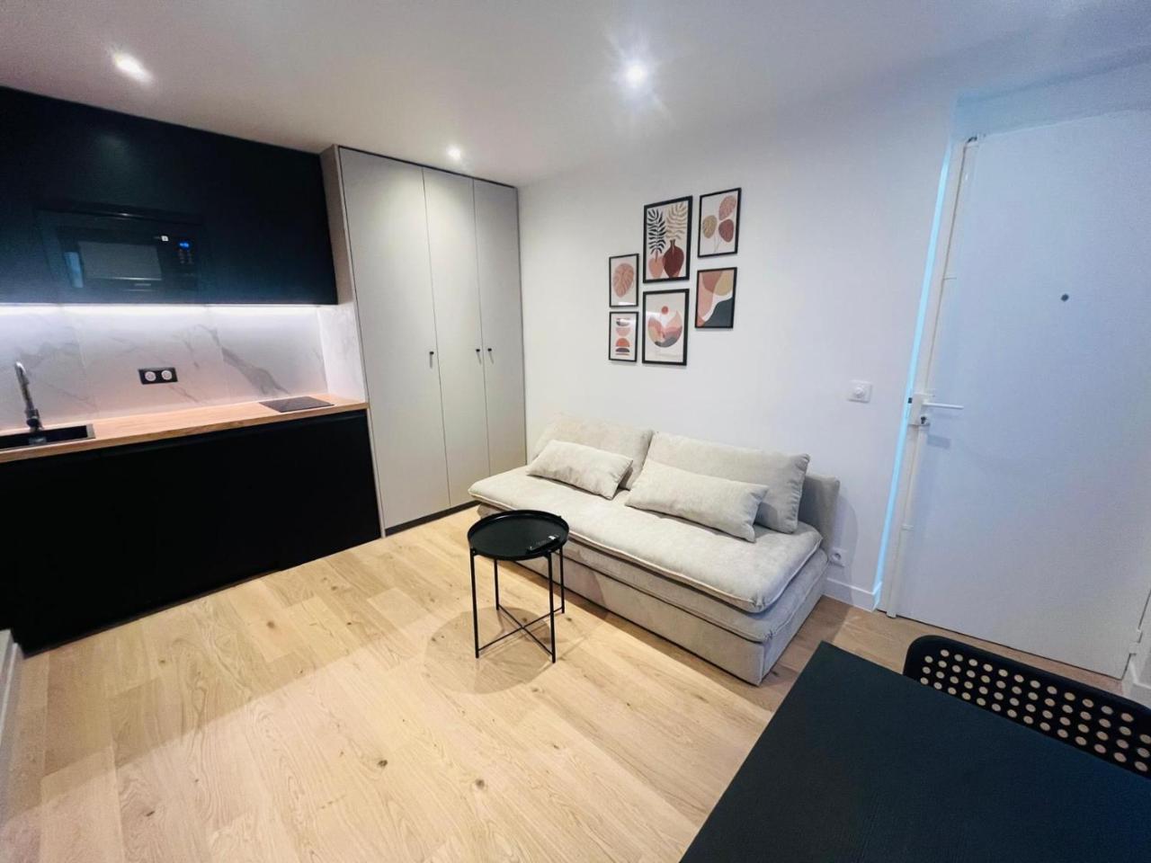 Studio Heliopolis Best Location - last minute hotel in Paris