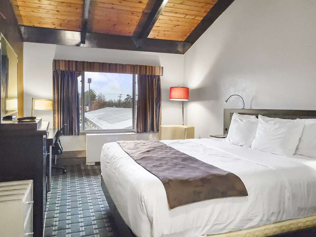 Americas Best Value Inn Hinckley - photo 11