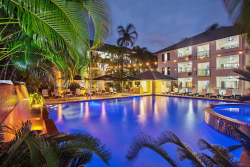 Central Plaza Port Douglas — Port Douglas