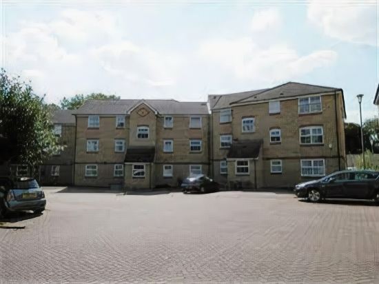 Boutique Serviced Apartments — 4-Star Luxury Hotel in Enfield Town, United Kingdom