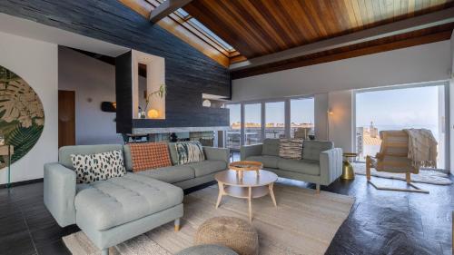 Estoril Oceanview Villa — 4-Star Luxury Hotel in Parede, Portugal