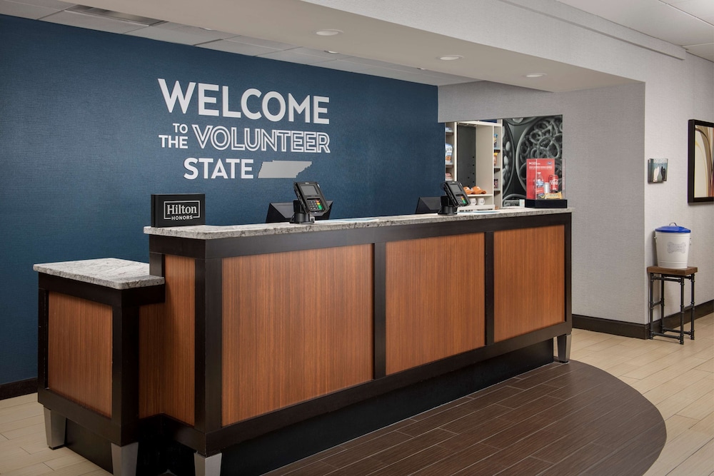Hampton Inn Lenoir City - photo 2