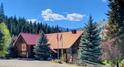 Southfork Lodge Riverside Inn - photo 5