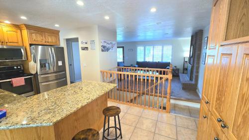 Booking Hoskere Homes — 4-Star Luxury Hotel in Sandy, United States
