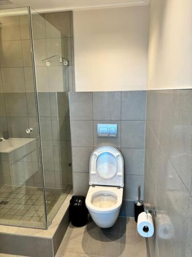 1Bed Apartment In Foreshore Place City Views 1202