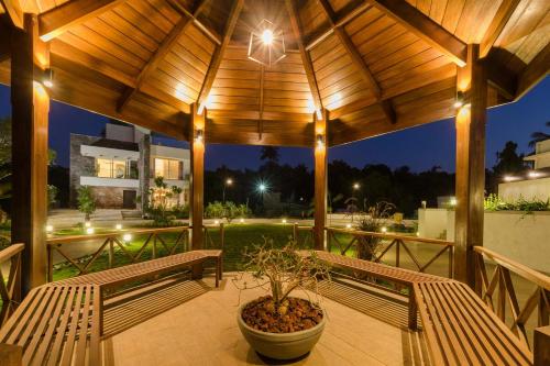 StayVista's Bianco Villa Hill View Villa with Private Pool Jacuzzi Gym & Games Room — 5-Star Luxury Hotel in Lonavla, India