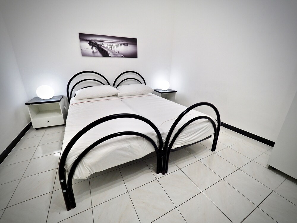 Comodissima Casa San Bernardo — 4-Star Luxury Hotel in Genoa, Italy