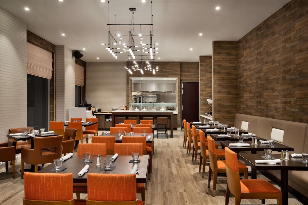 Hilton Garden Inn New York Times Square South - photo 31