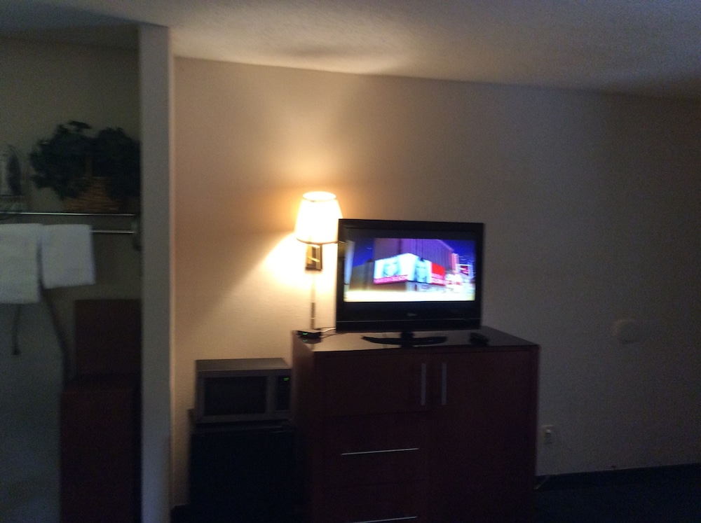 Days Inn by Wyndham York Alabama - photo 11