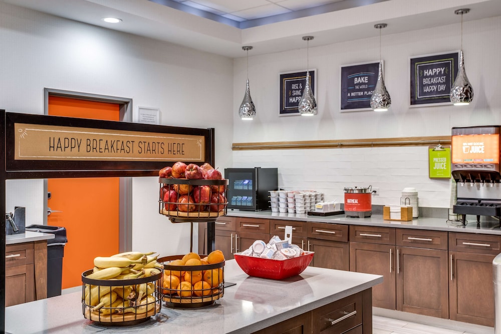 Hampton Inn & Suites North Dallas Central Expy - photo 30