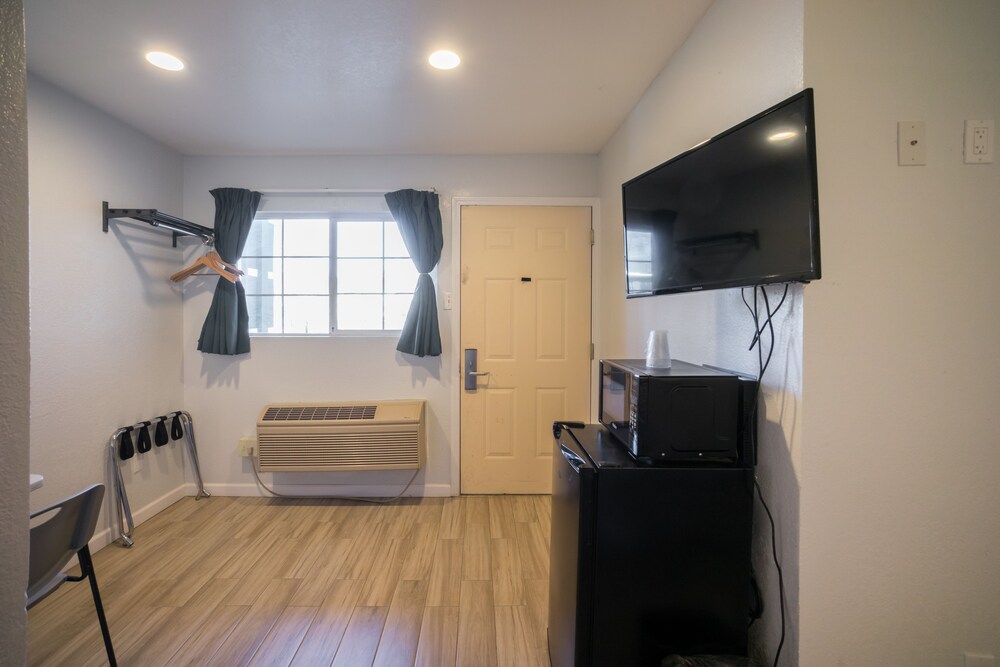 Berkeley Inn - photo 6