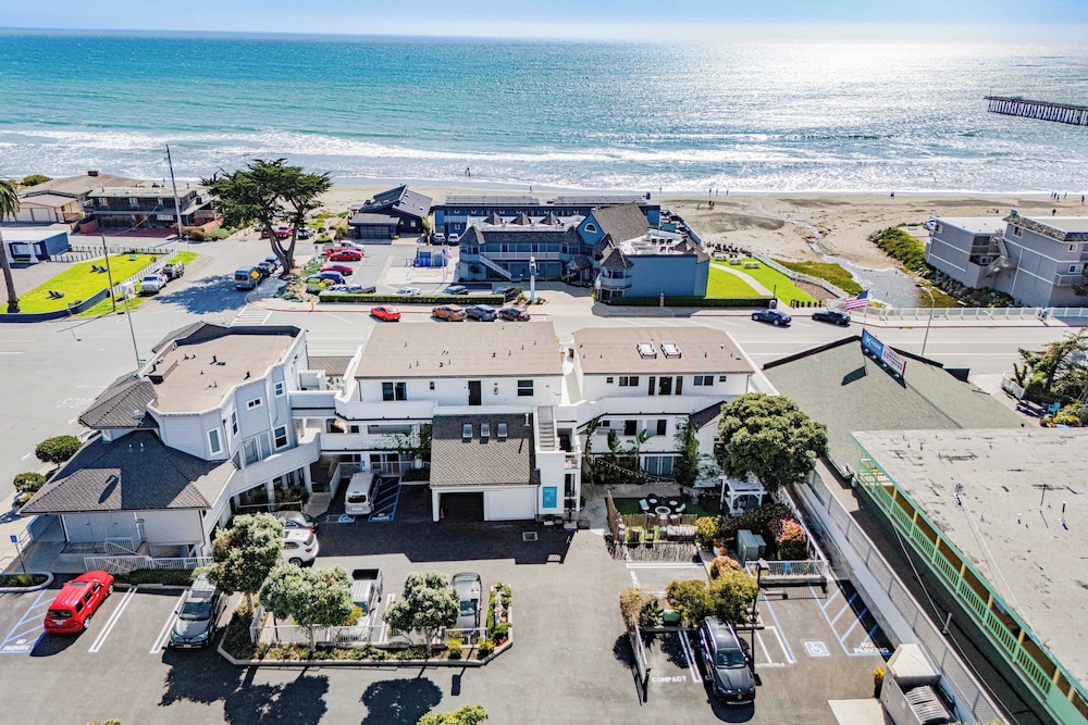 The Cayucan Bungalows by AvantStay — 4-Star Luxury Hotel in Cayucos, United States