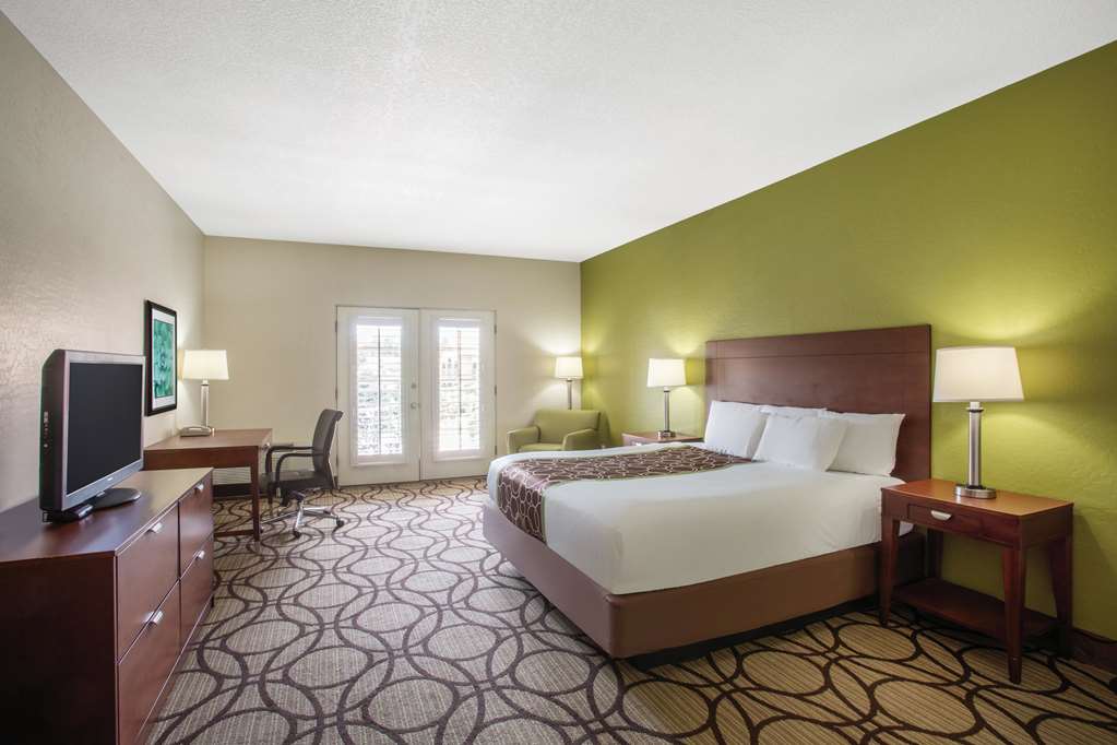 La Quinta Inn & Suites by Wyndham Conference Center Prescott - photo 18