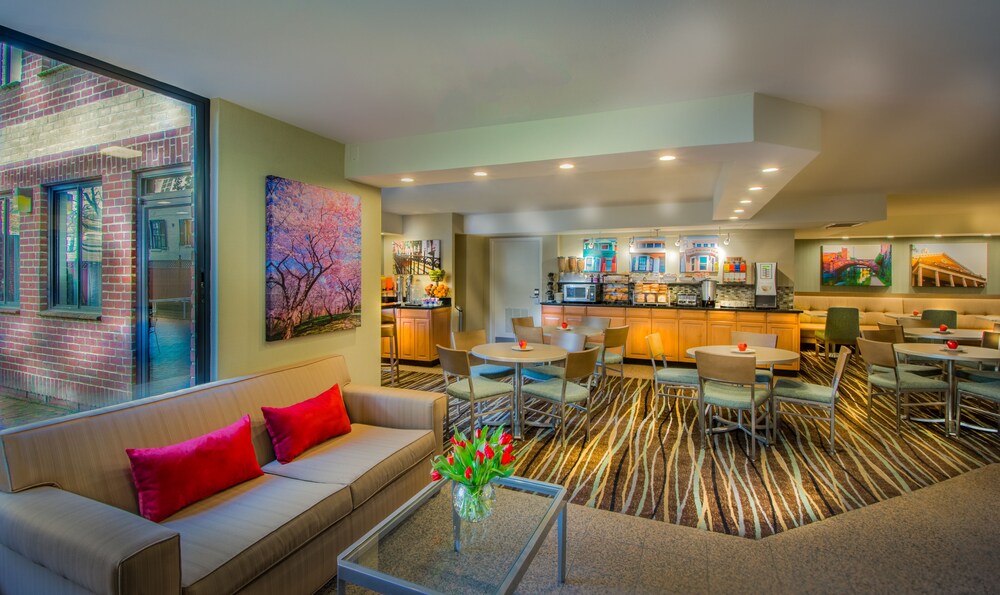 Georgetown Suites Harbour - photo 5