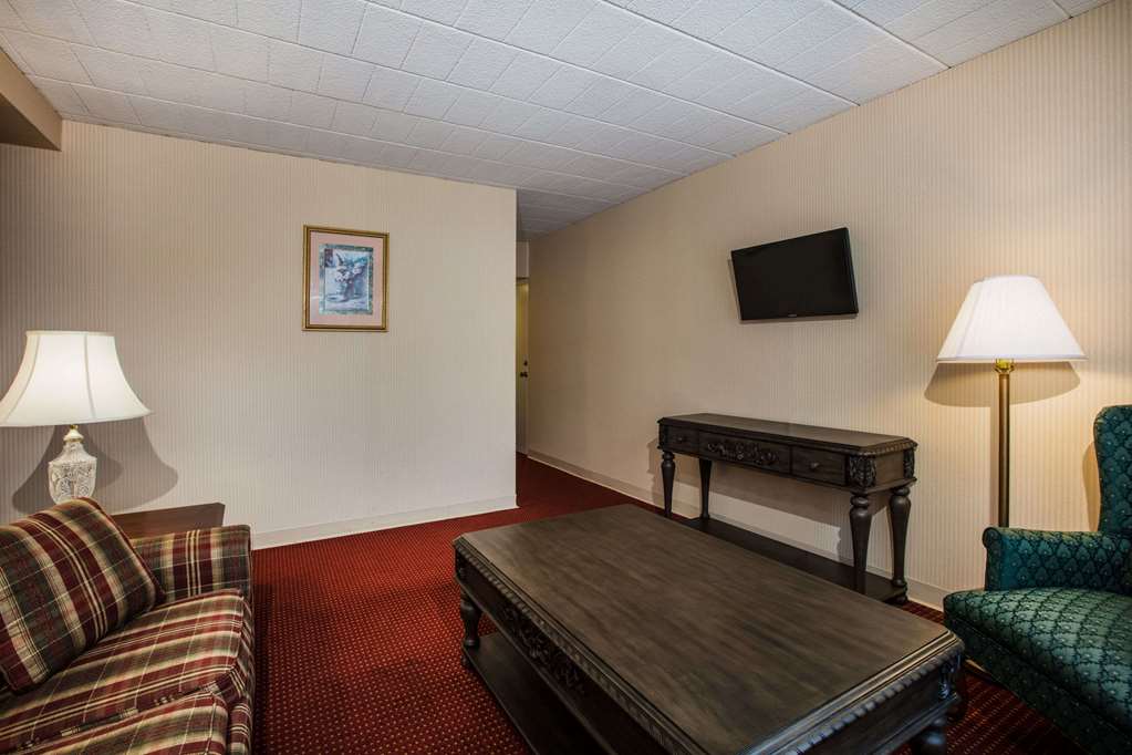 Ramada by Wyndham Ligonier - photo 25