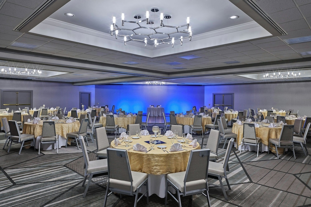 Sheraton Tucson Hotel and Suites - photo 34