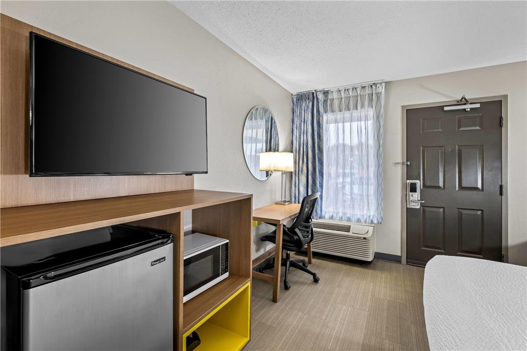 Days Inn by Wyndham Chattanooga Hamilton Place - photo 31