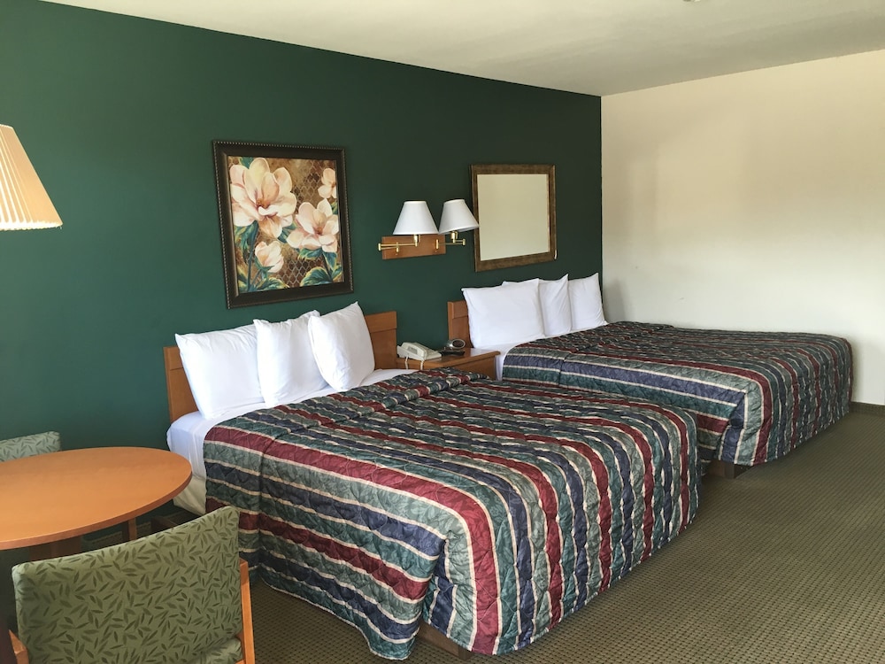 The Monticello Inn - photo 9