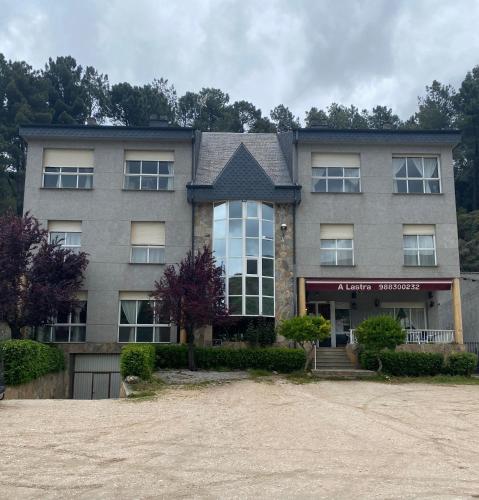 A lastra - carbon neutral hotel in Barjas