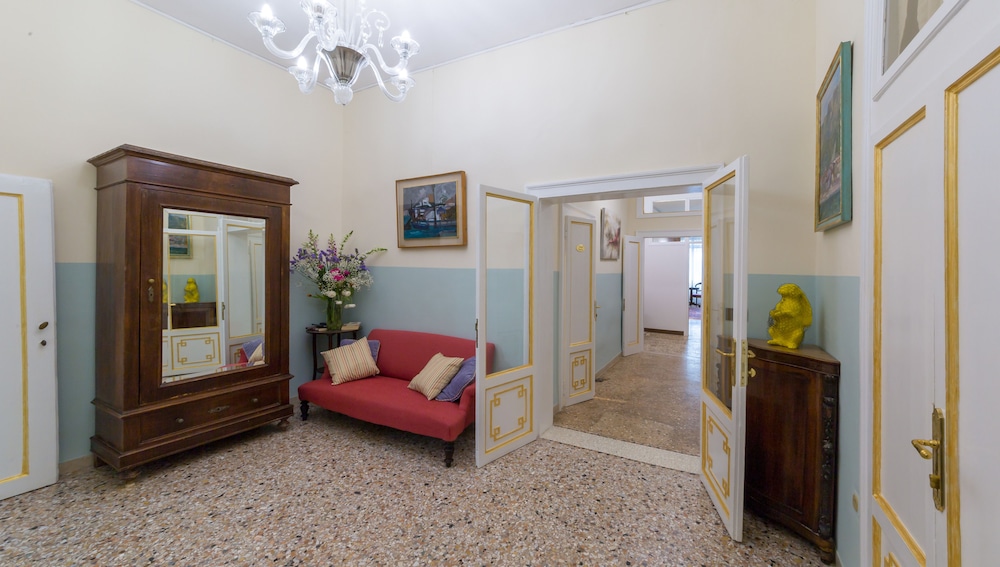Friendly Venice Suites — Venice — photo 4