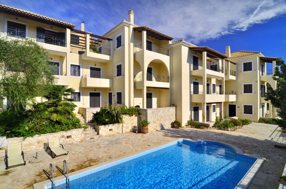 Niriides Apartments — 4-Star Luxury Hotel in Igoumenitsa, Greece