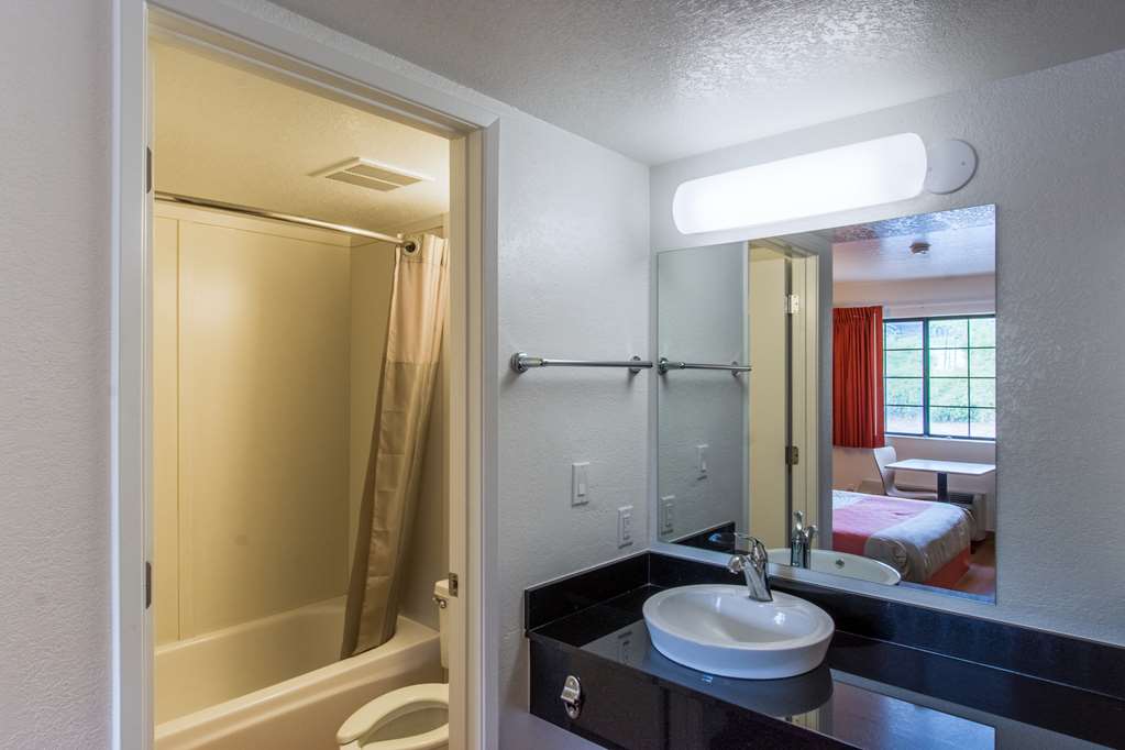 Motel 6 Redding CA North - photo 18