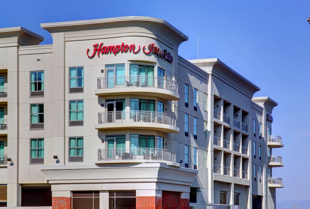 Hampton Inn & Suites Roanoke Downtown - photo 43