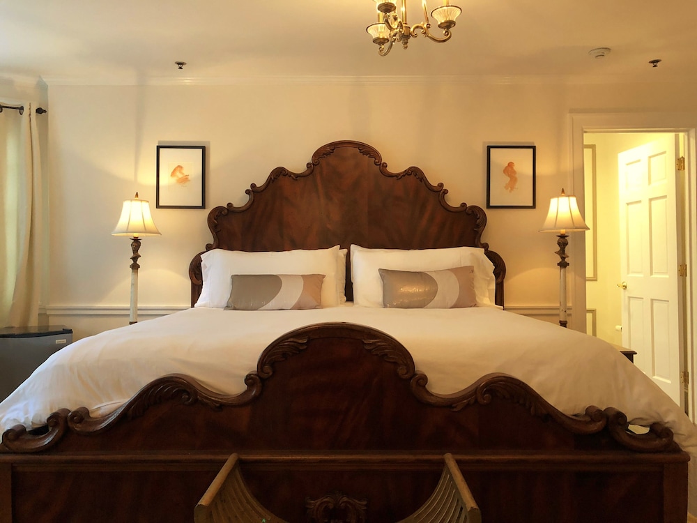 Ivy Manor Inn Village Center - photo 6