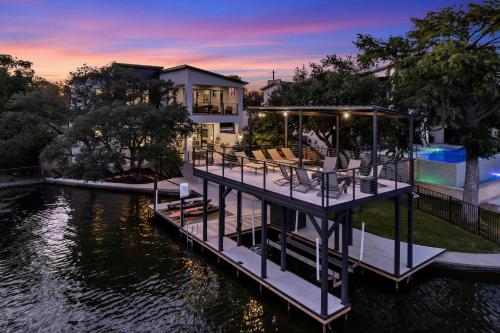 The Live Oaks At Highland Haven With Concierge Services — Marble Falls